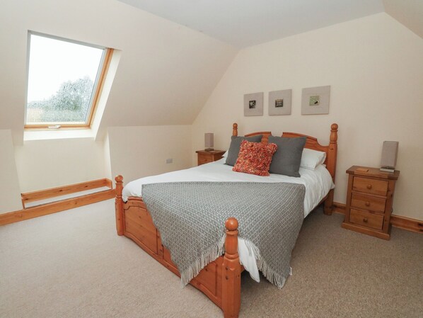 2 개의 침실, 각각 다른 스타일의 인테리어, 각각 다르게 가구 비치, 무료 WiFi