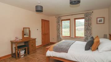 2 bedrooms, individually decorated, individually furnished, free WiFi
