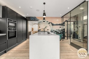 Microwave, oven, stovetop, dishwasher