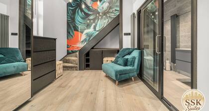 The Didsbury Retreat l Cinema l Sleeps 8