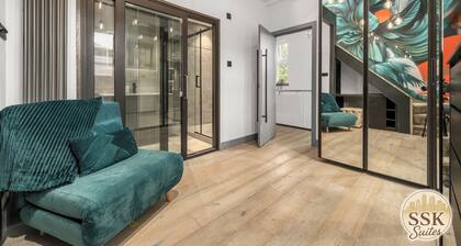 The Didsbury Retreat l Cinema l Sleeps 8