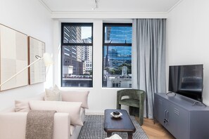 Superior Studio | In-room safe, iron/ironing board, free WiFi