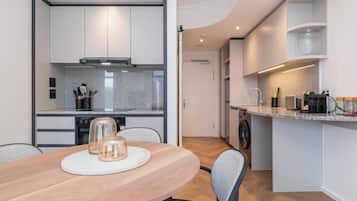 Apartment, 2 Bedrooms | Private kitchen