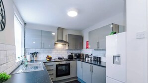 House | Private kitchen | Electric kettle, toaster - 44 Rockhouse (Liverpool)