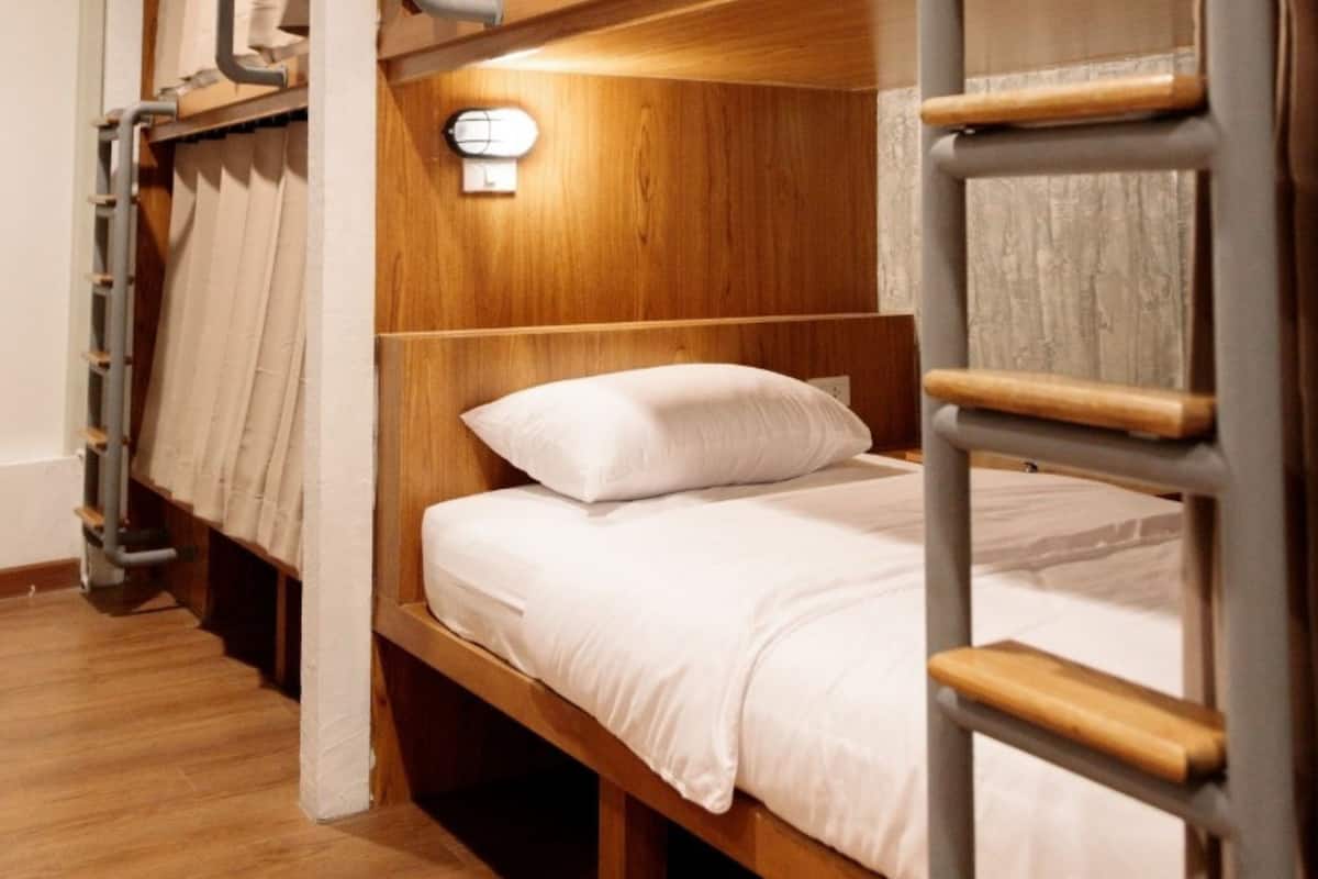 Standard Shared Dormitory | WiFi (free), bed sheets
