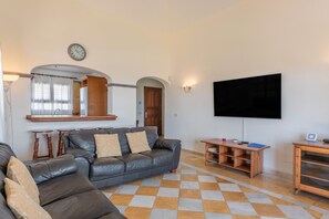 Televisión y reproductor de DVD 