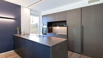 Réfrigérateur, micro-ondes, four, lave-vaisselle