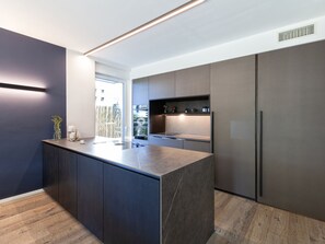 Fridge, microwave, oven, dishwasher - 623A Mirabello Private Pool Apartment (Bardolino)