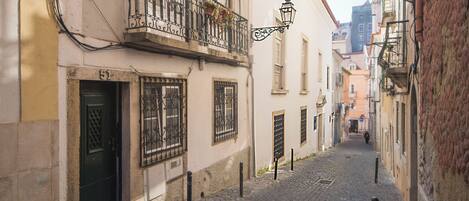 المنشأة من الخارج