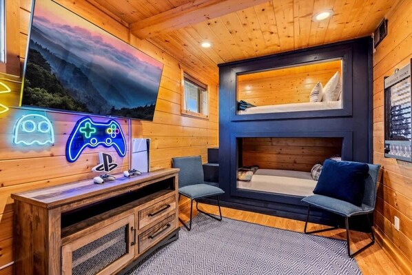 Tabla de planchar con plancha, wifi gratis y ropa de cama 