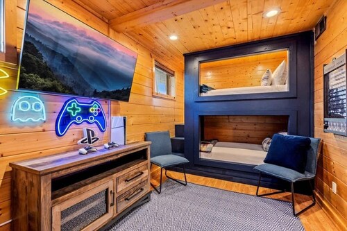 Picadilly Point: VIEWS • Hot Tub • PS5 • Fire Pit