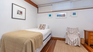 5 dormitorios, tabla de planchar con plancha, Internet y ropa de cama