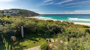 On the beach - Heron House - beachfront @ Blueys Beach (Blueys Beach)