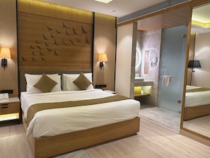 Habitación ejecutiva con 1 cama matrimonial o 2 individuales | Caja de seguridad en la habitación y insonorización