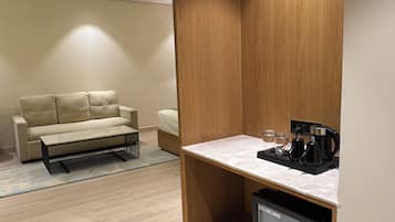 Executive Double or Twin Room | In-room safe, soundproofing, iron/ironing board (on request), free WiFi