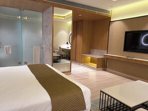 Executive Double or Twin Room | In-room safe, soundproofing, iron/ironing board (on request)