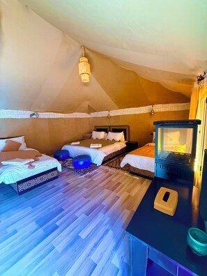 Deluxe Triple Room - Sultana merzouga camp (Merzouga)
