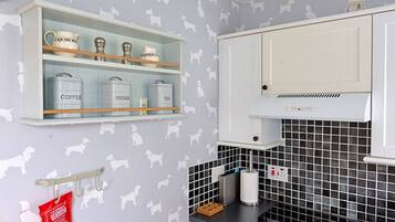 Réfrigérateur, micro-ondes, four, lave-vaisselle