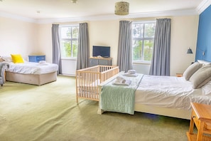 10 bedrooms, free WiFi, bed sheets - Evergreen Manor (Middleton-in-Teesdale)