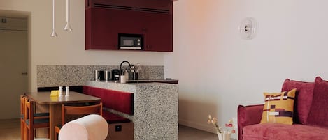 Apartamento Premium | Zona de estar | Una televisión de pantalla plana, Netflix, servicios de streaming
