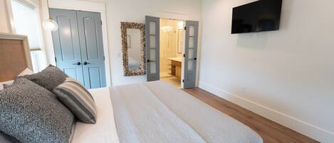 5 dormitoris, planxa i posts de planxar, wifi gratuïta i roba de llit