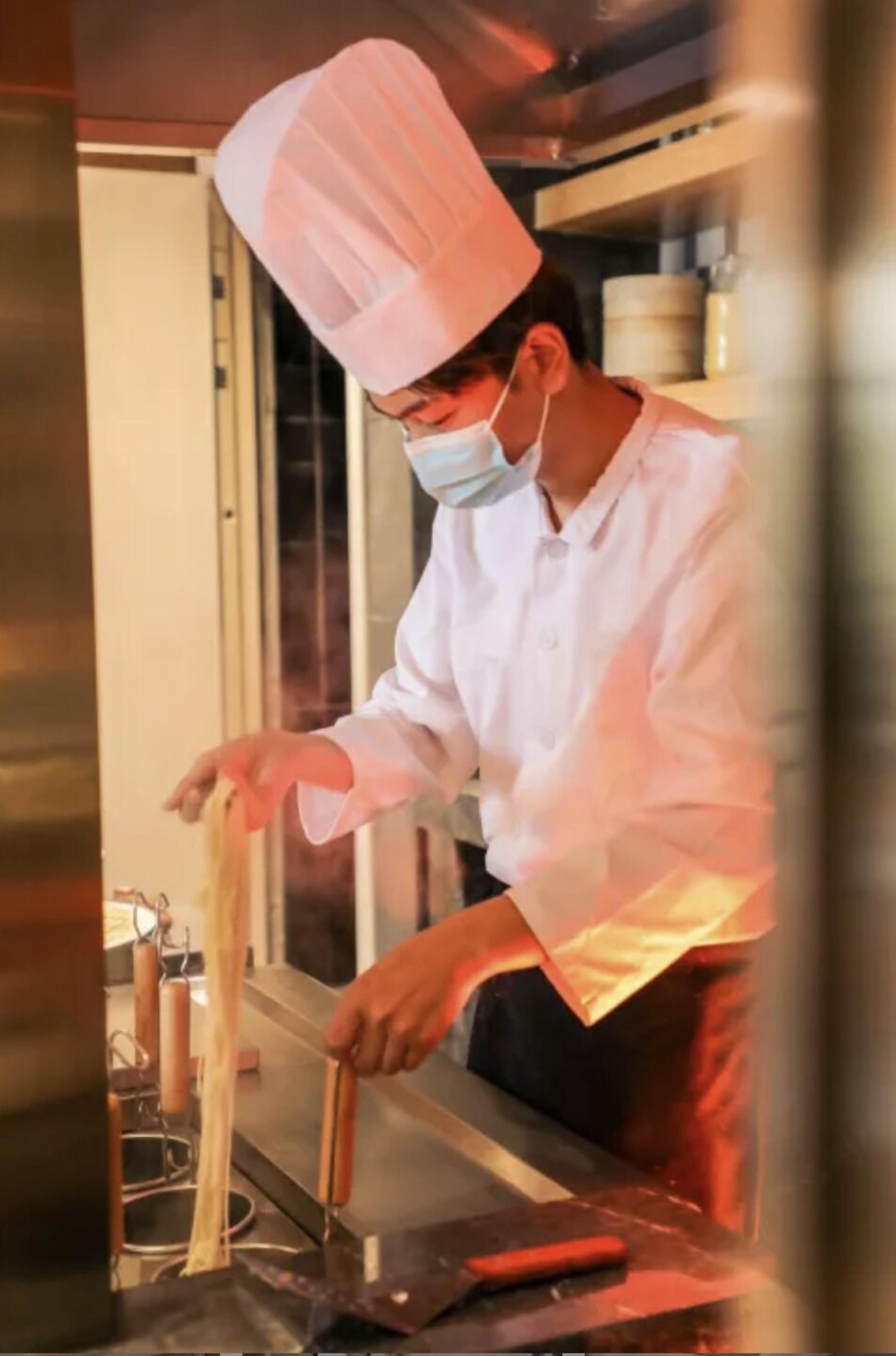 Daily buffet breakfast (CNY 50 per person)