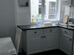 Private kitchen - Apartments One Bed Apartment (Ilfracombe)