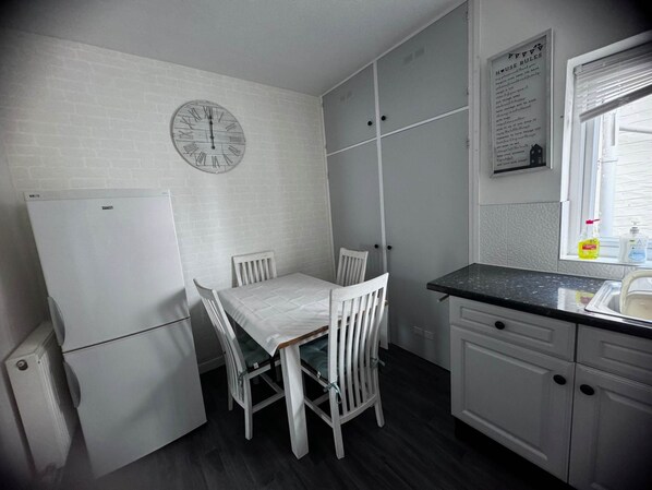 Apartment | Dining