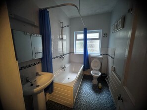 Bathroom - Apartments One Bed Apartment (Ilfracombe)