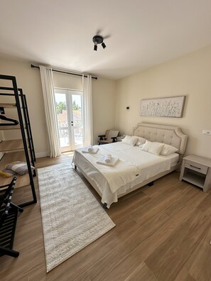 3 bedrooms, in-room safe, iron/ironing board, free WiFi - Apartment Camellia - visit Dubrovnik, famous beaches, top wineries, and more. (Cavtat)