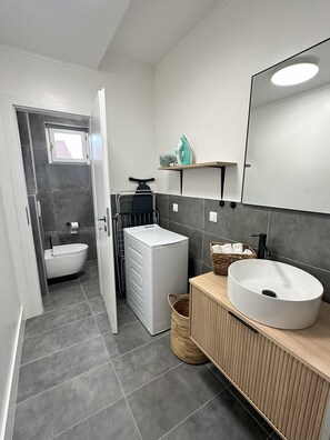 Shower, hair dryer, towels, soap - Apartment Camellia - visit Dubrovnik, famous beaches, top wineries, and more. (Cavtat)