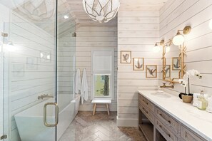 Shower, hair dryer, towels - Southern Grace - 4bd Luxury Home | Golf Cart, Bikes, Walk to Beach Club (Santa Rosa Beach)