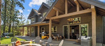 Guest-Favorite Pet-Friendly Retreat | Near Dawson Park+Unwrap Hidden Rewards!