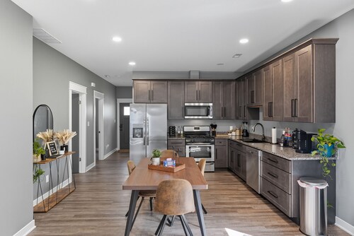 Cozy Retreat w/Hot tub Indiana dunes Beaches Trails