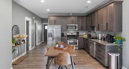 Cozy Retreat w/Hot tub Indiana dunes Beaches Trails