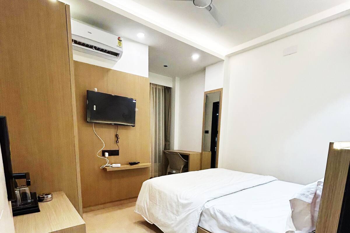 Chambre Standard, vue ville | Bureau, espace de travail pour ordinateur portable, Wi-Fi gratuit