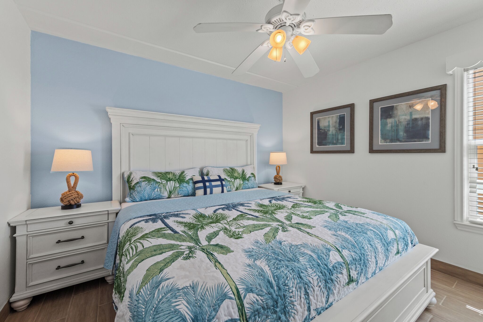 2 habitaciones, tabla de planchar con plancha, internet y ropa de cama 