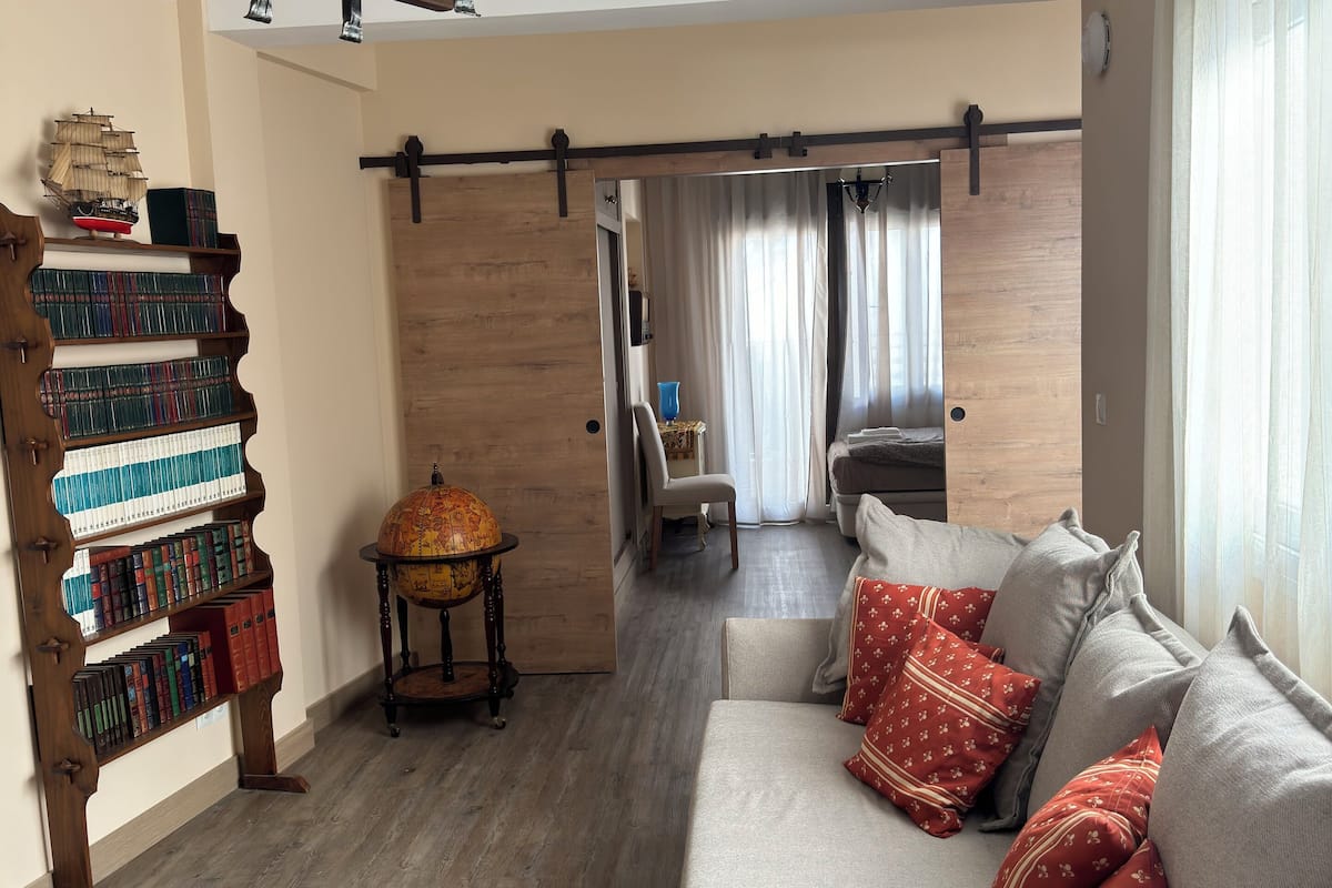 Family Condo, Lanai, City View | Living area