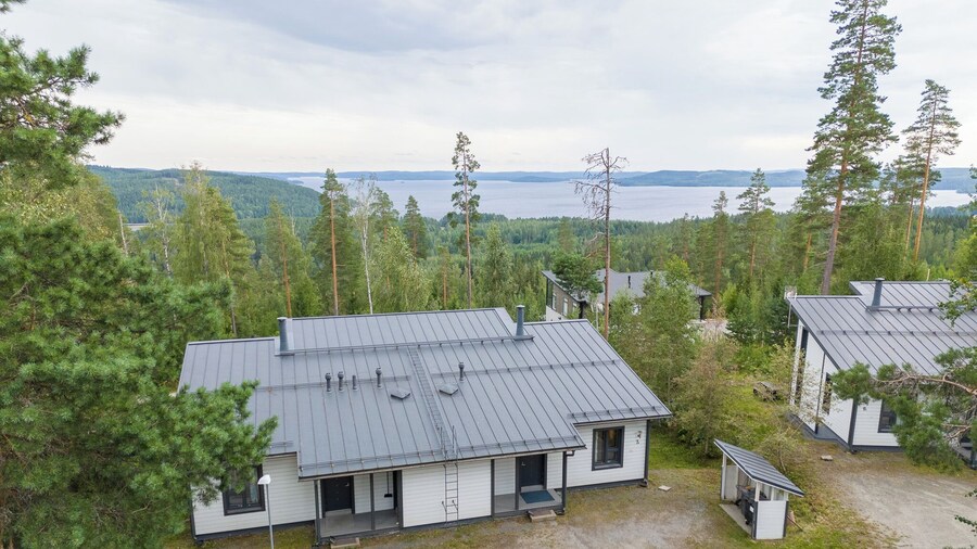 Peaceful 2BR Getaway Cabin at Riihivuori