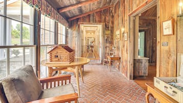 House (Multiple Bedrooms) | Interior