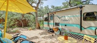 6 Mi to Wimberley Square: 'happy Days Cruiser'