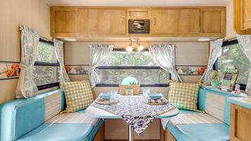 Apartment (0 Bedroom) | Interior