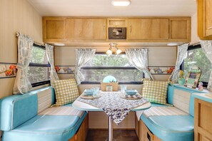 Apartment (0 Bedroom) | Interior