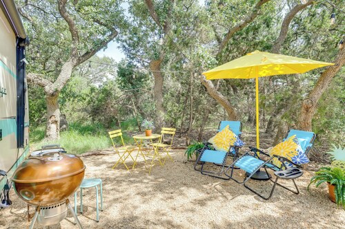 6 Mi to Wimberley Square: 'happy Days Cruiser'