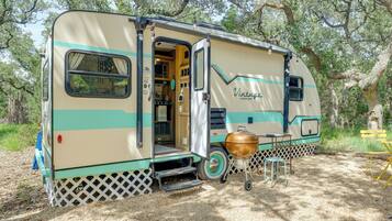 Apartment (0 Bedroom) | Interior