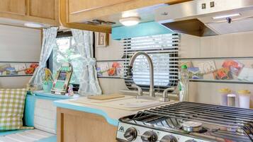 Apartment (0 Bedroom) | Interior