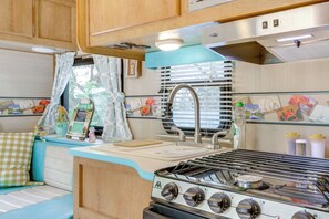 Apartment (0 Bedroom) | Interior - 6 Mi to Wimberley Square: 'happy Days Cruiser' (Wimberley)