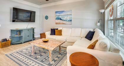 1 Mi to Riverfront: Darien Family Home