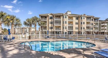 Golf Course Getaway w/ Pool Access in Myrtle Beach