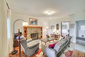 Interior - Steps to Lake Huron: Retreat w/ Yard in St Ignace (St Ignace)